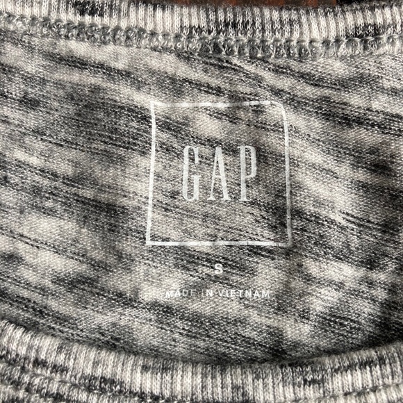 Women’s Gap Long Sleeve Shirt - Picture 3 of 5
